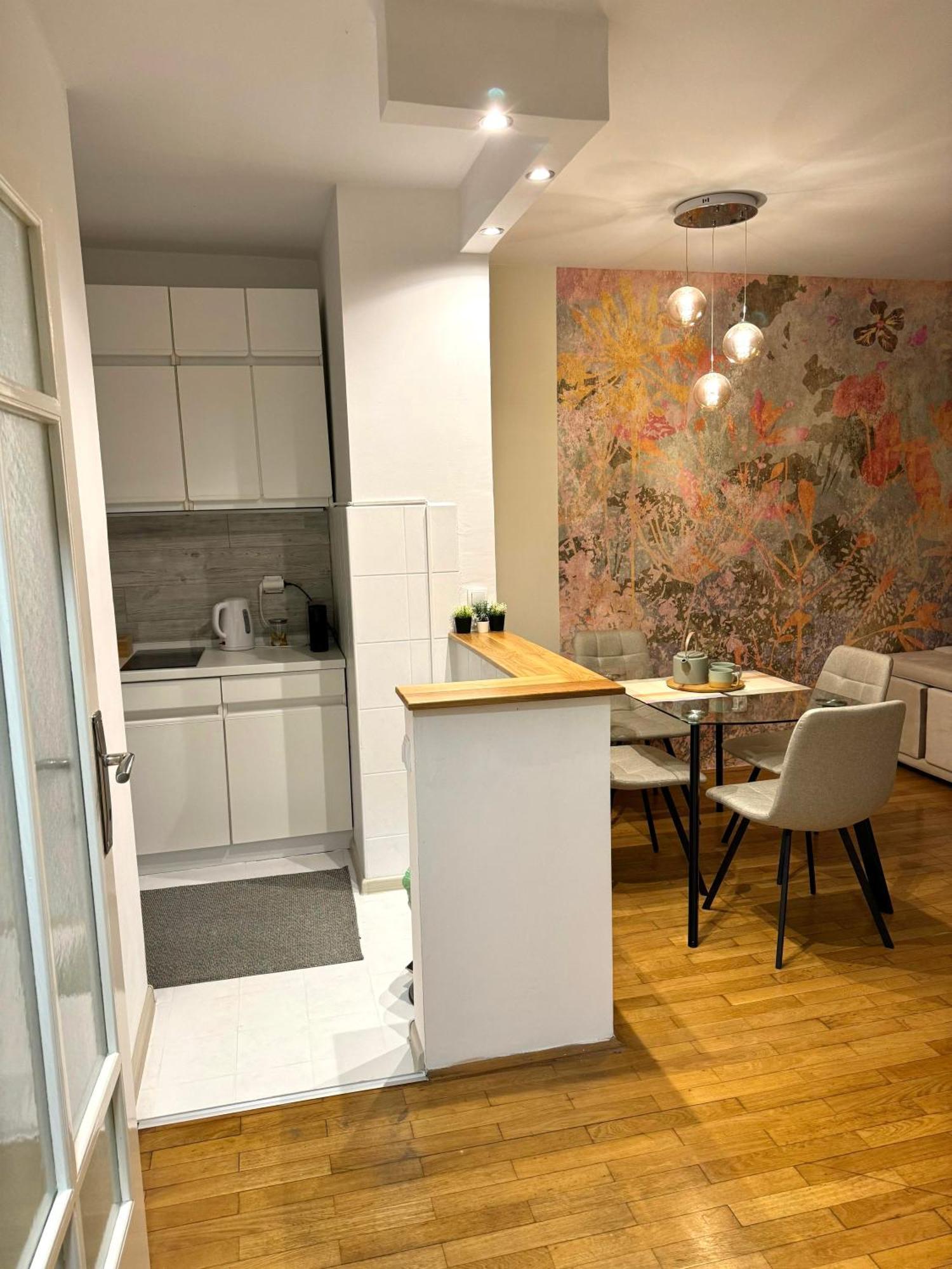 7 Emperors Central Suite Белград Екстериор снимка