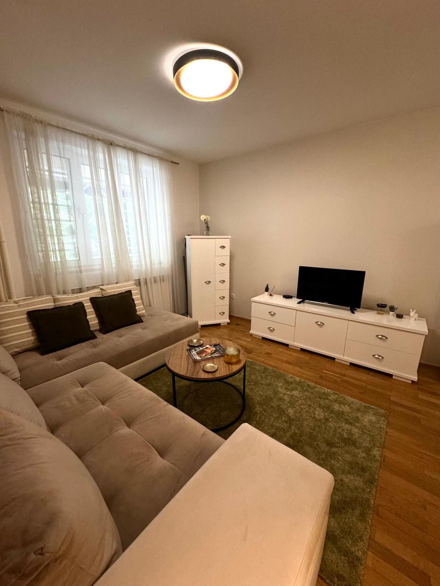 7 Emperors Central Suite Белград Екстериор снимка