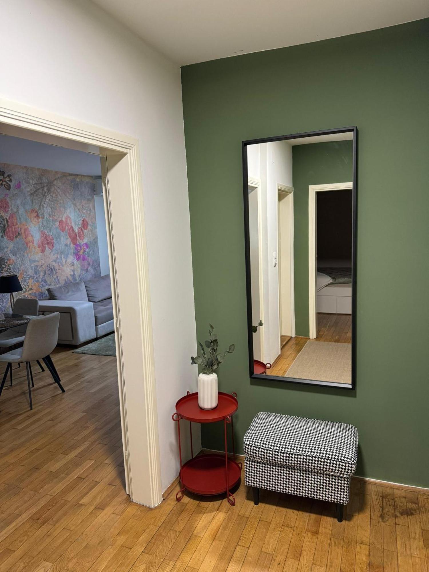 7 Emperors Central Suite Белград Екстериор снимка